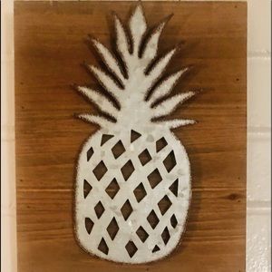 Metal pineapple design on wooden back w/ 2 hooks